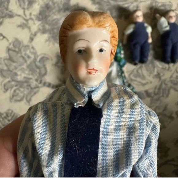 Vintage Collectible Bisque Dolls Mother
Father and Sons - Picture 6 of 10